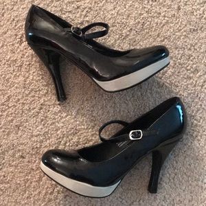 2/$15 Two Toned Mary Jane Pumps